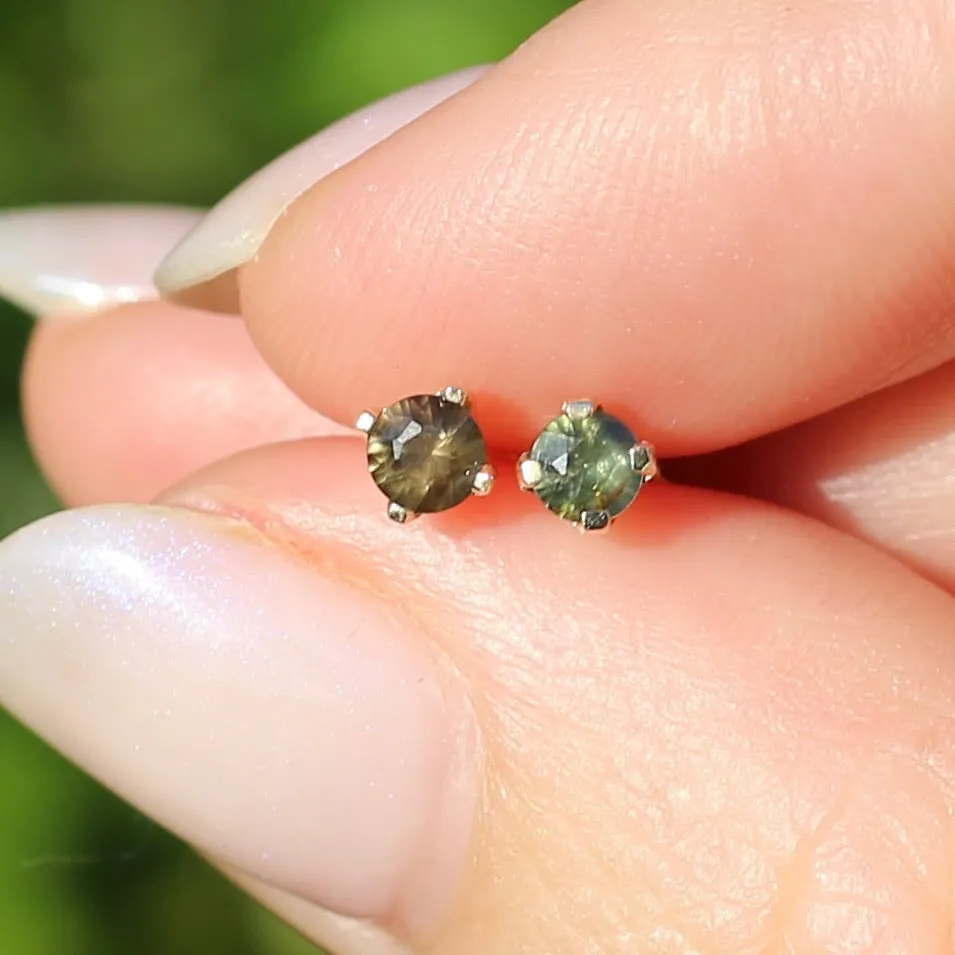 3.5mm Sapphire Stud Earrings, Green Brown, 4 claw 9ct Yellow Gold