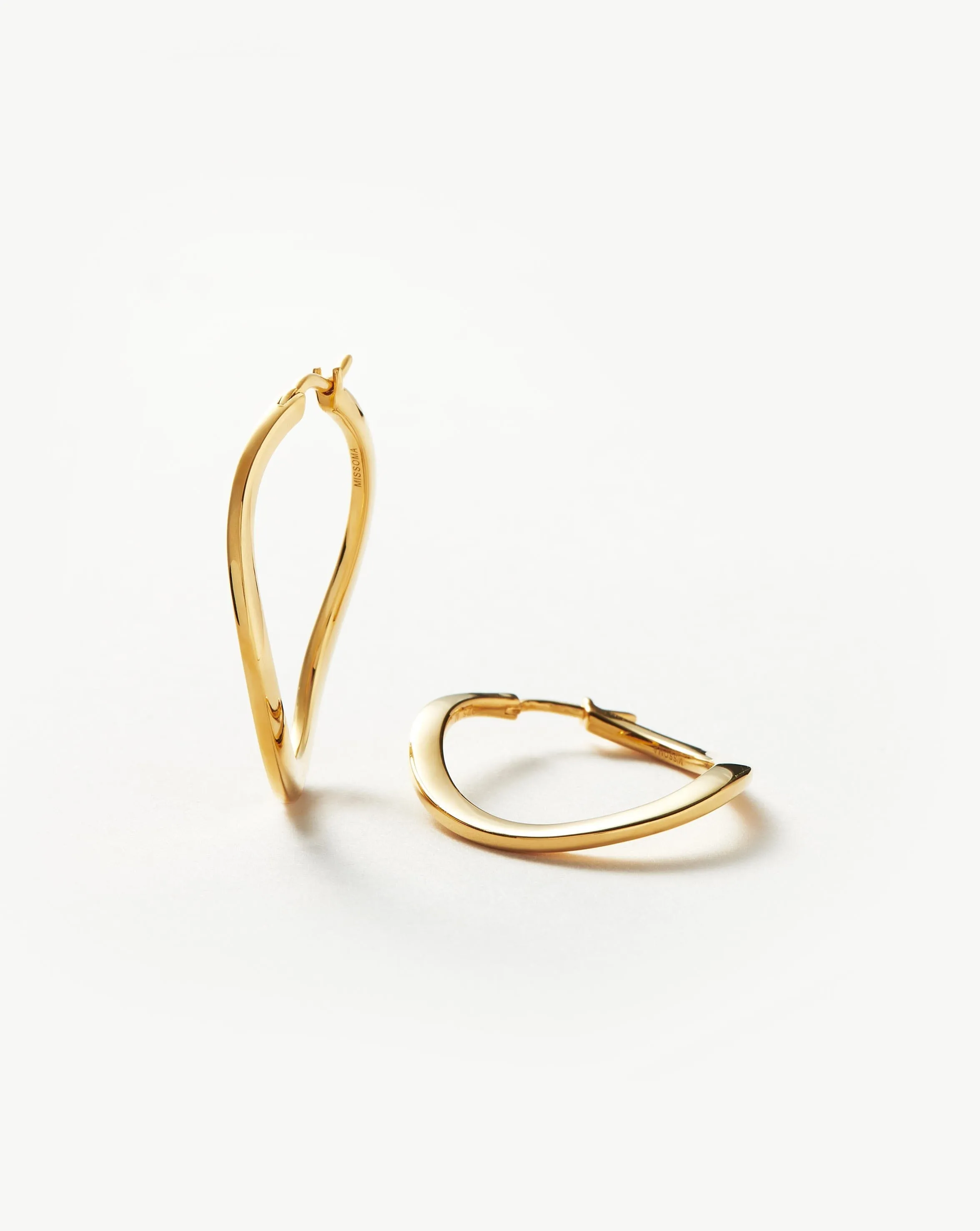 Classic Curve Medium Hoop Earrings | 18k Gold Vermeil