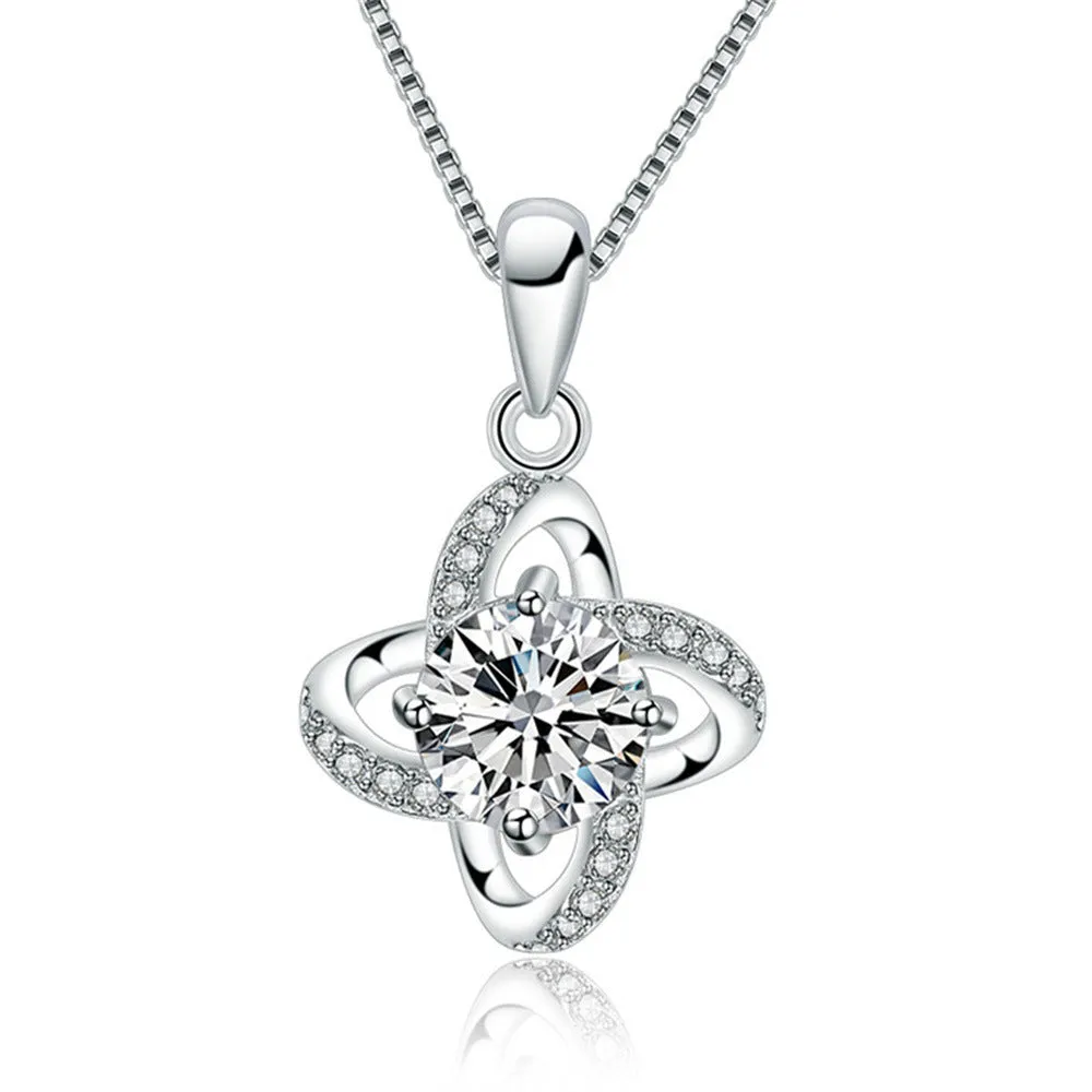 Fashionable four-leaf clover diamond swivel design gift box pendant necklace for girlfriends