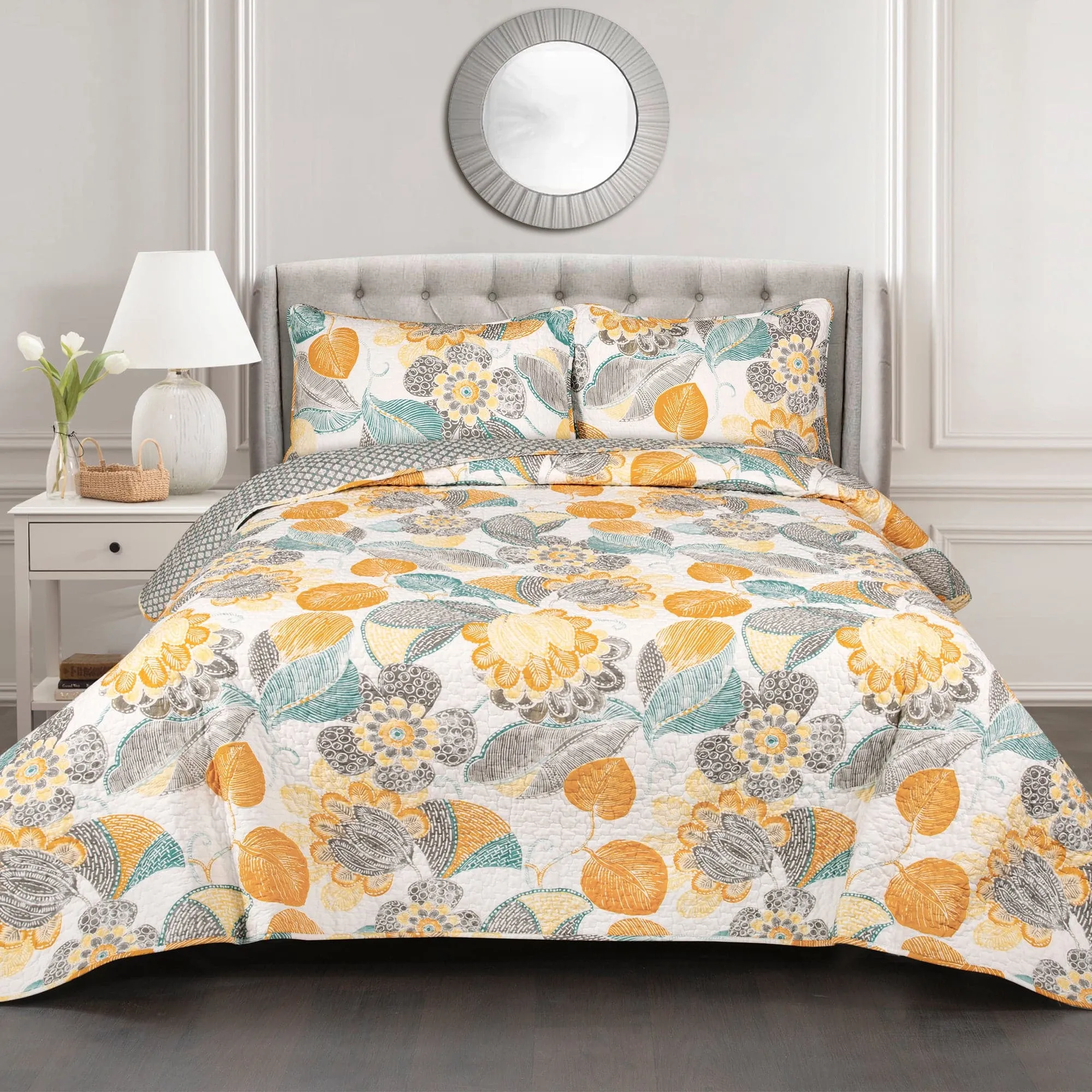 Layla 3 Piece Quilt Set