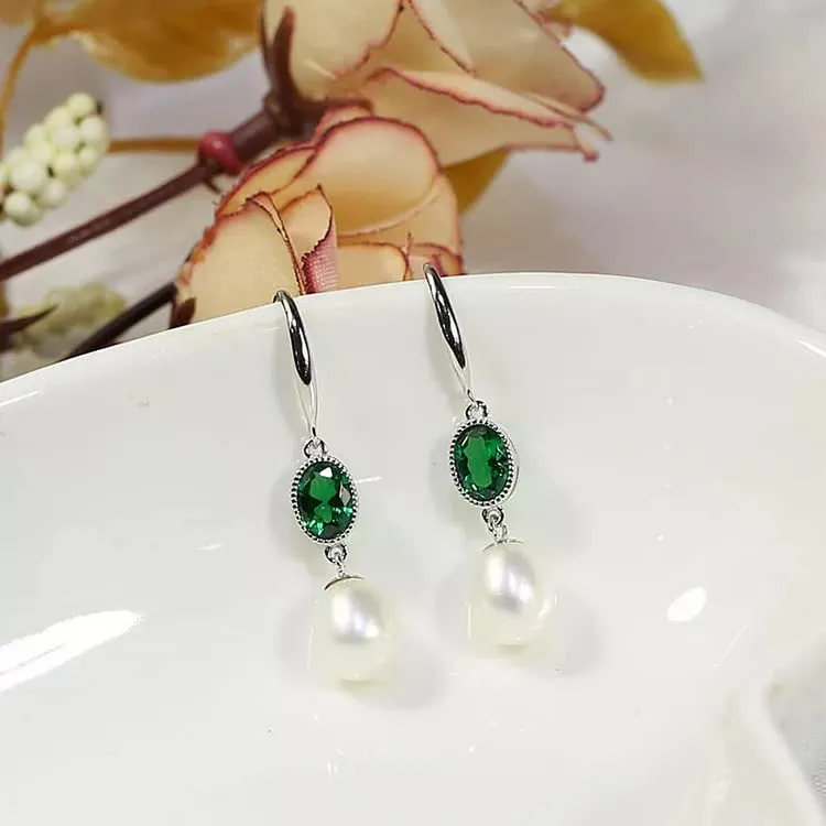 Women's White Pearl and Green Emerald Pendant Earrings Jewellery Set